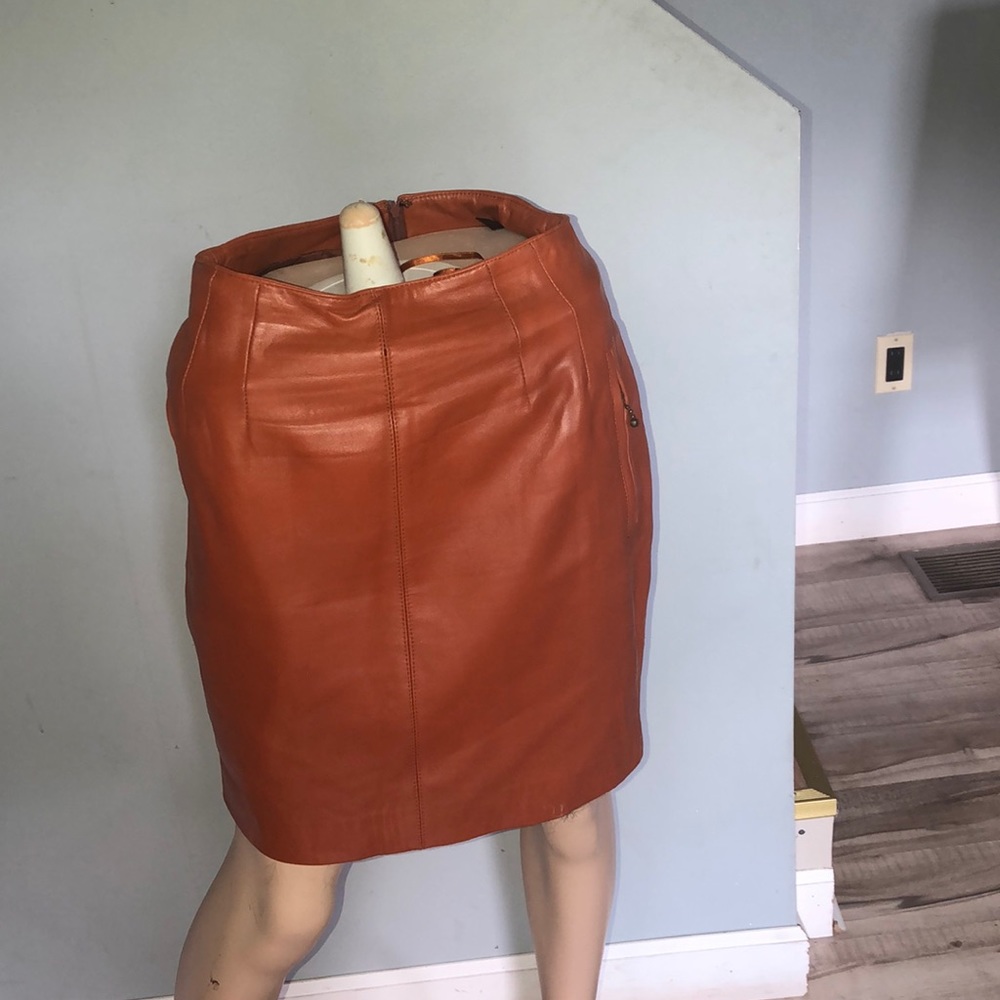 Company Ellen Tracy leather skirt
